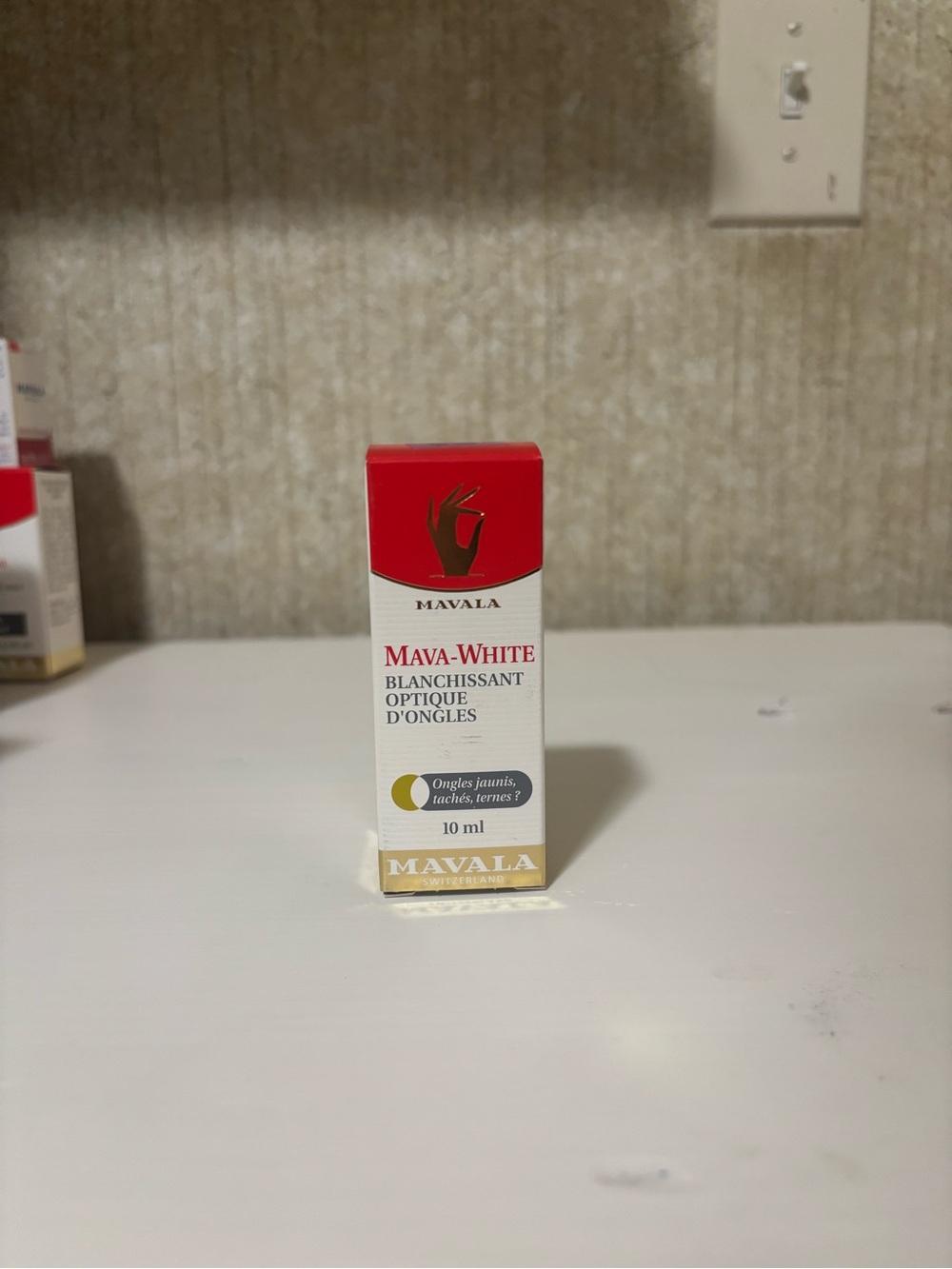 Mava-White Nail Whitening Treatment - White/Red
